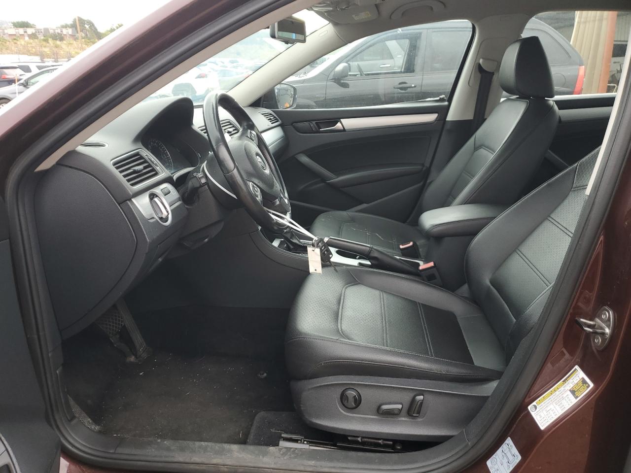 1VWBN7A3XDC120708 2013 Volkswagen Passat Se