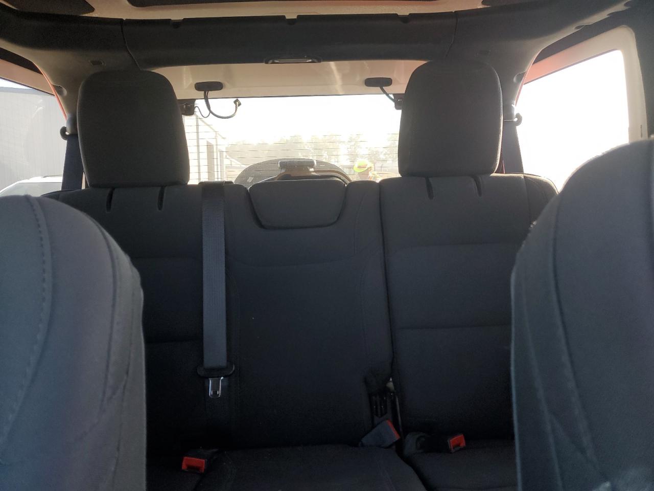 1C4HJXEN0LW164993 2020 Jeep Wrangler Unlimited Sahara