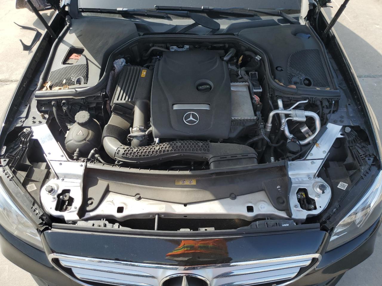 WDDZF4JB7JA387208 2018 Mercedes-Benz E 300