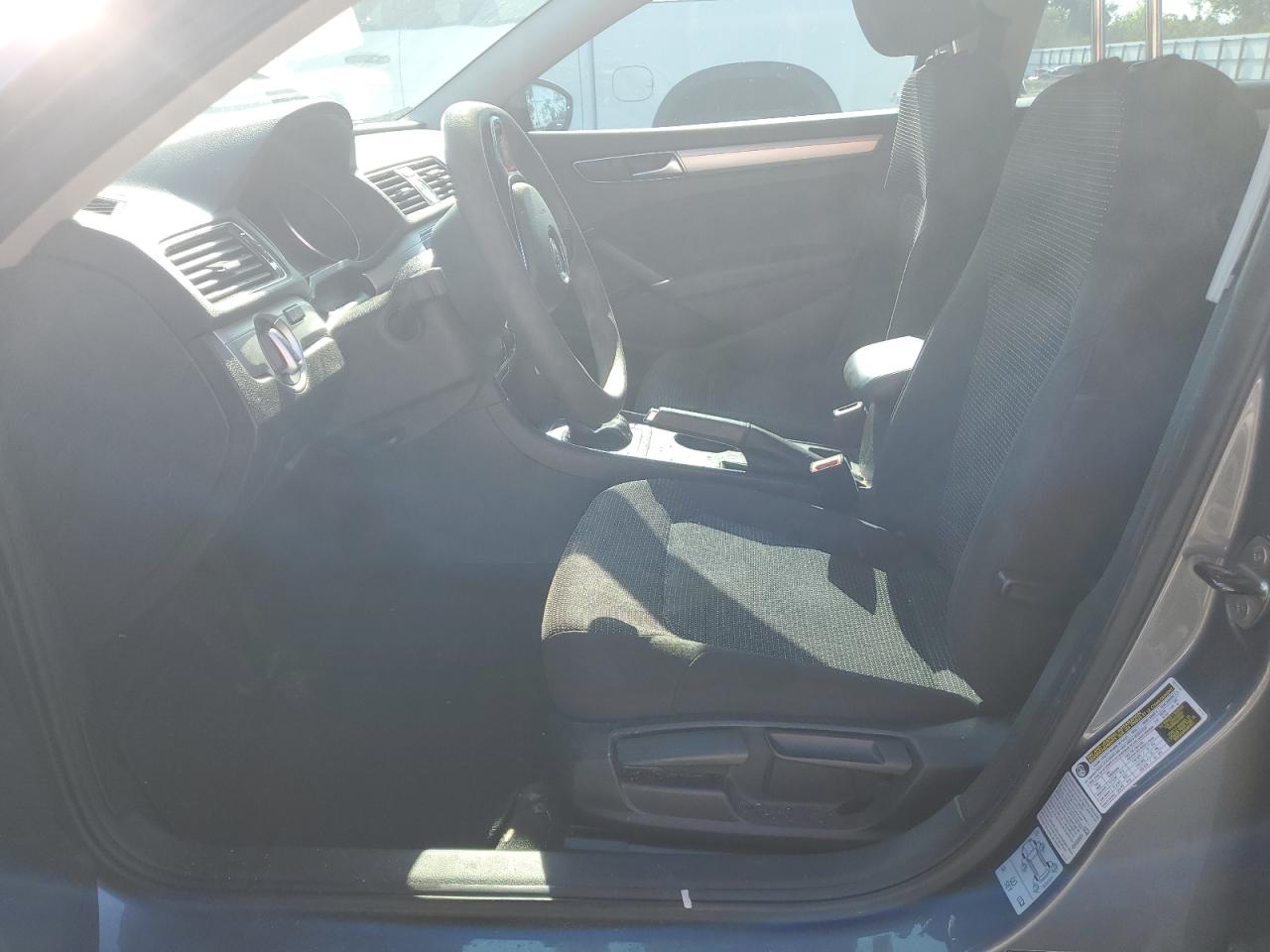 1VWAT7A37HC001179 2017 Volkswagen Passat S