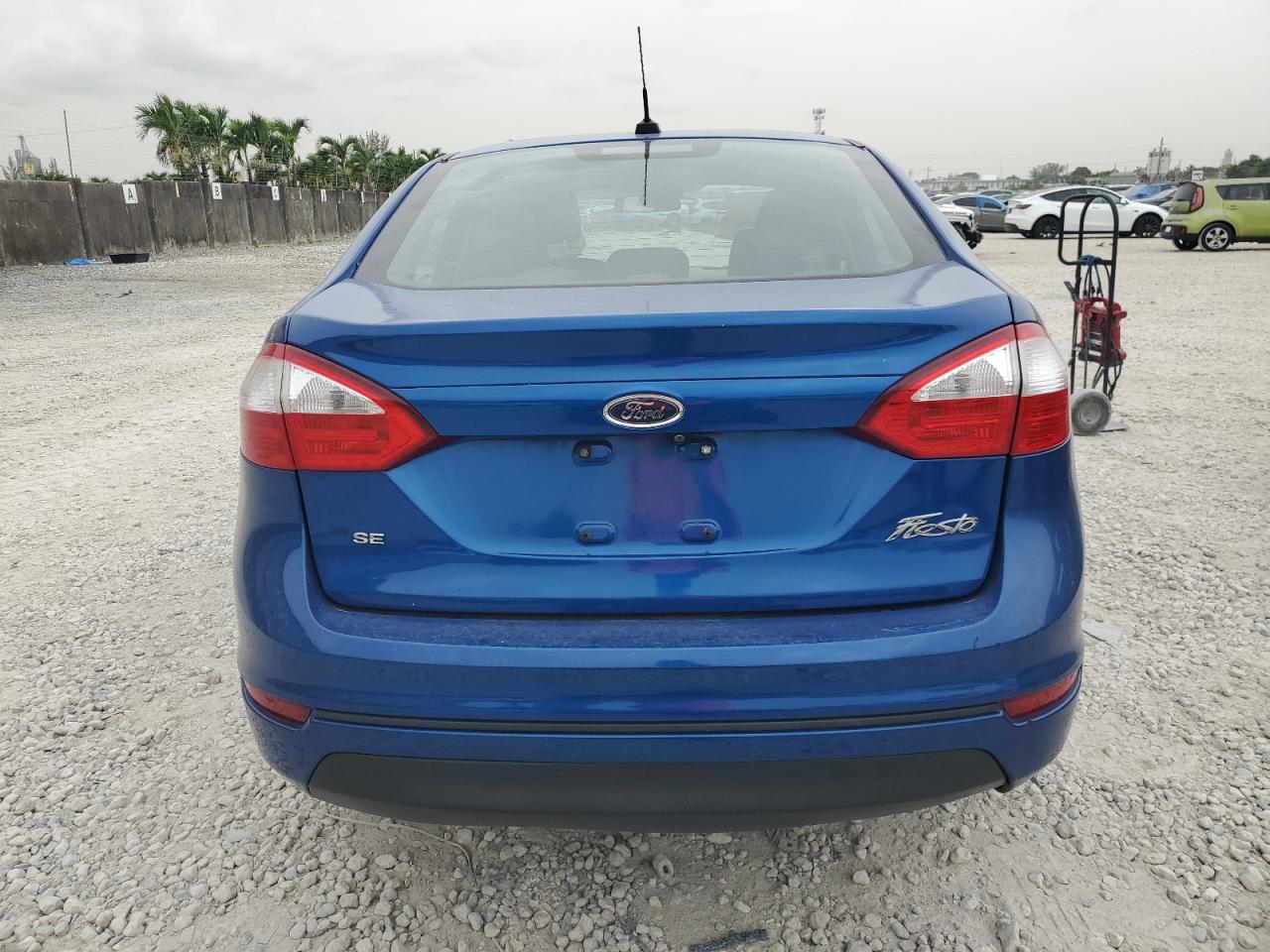 3FADP4BJ1JM145546 2018 Ford Fiesta Se