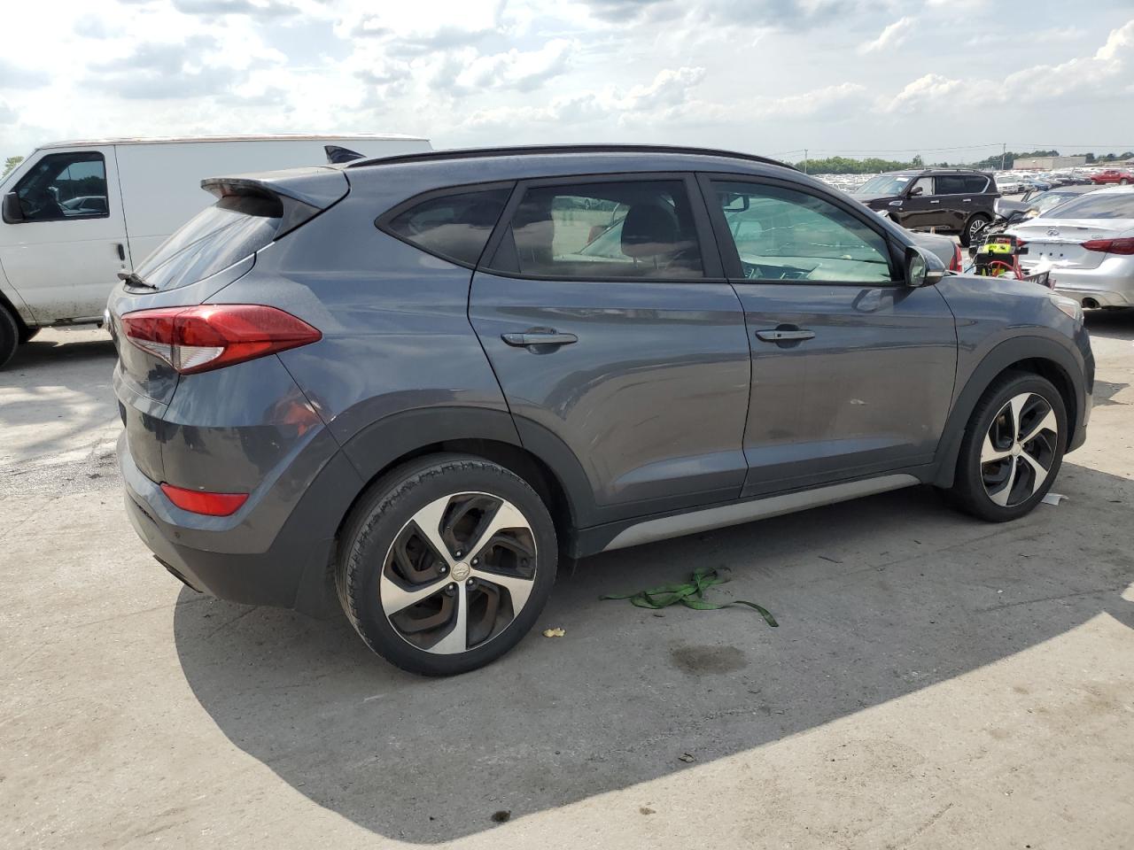 2018 Hyundai Tucson Value vin: KM8J33A22JU811205