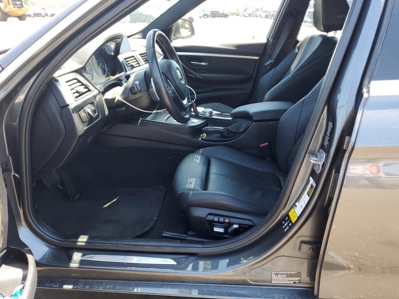 WBA8D9C52HK678359 2017 BMW 330 Xi