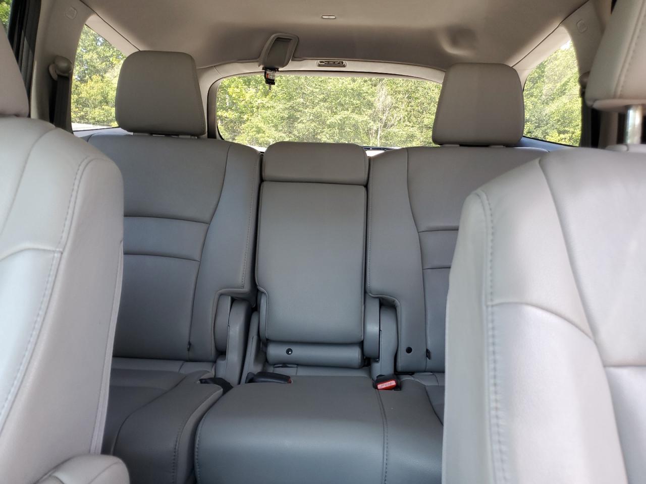 5FNYF6H95JB004071 2018 Honda Pilot Touring