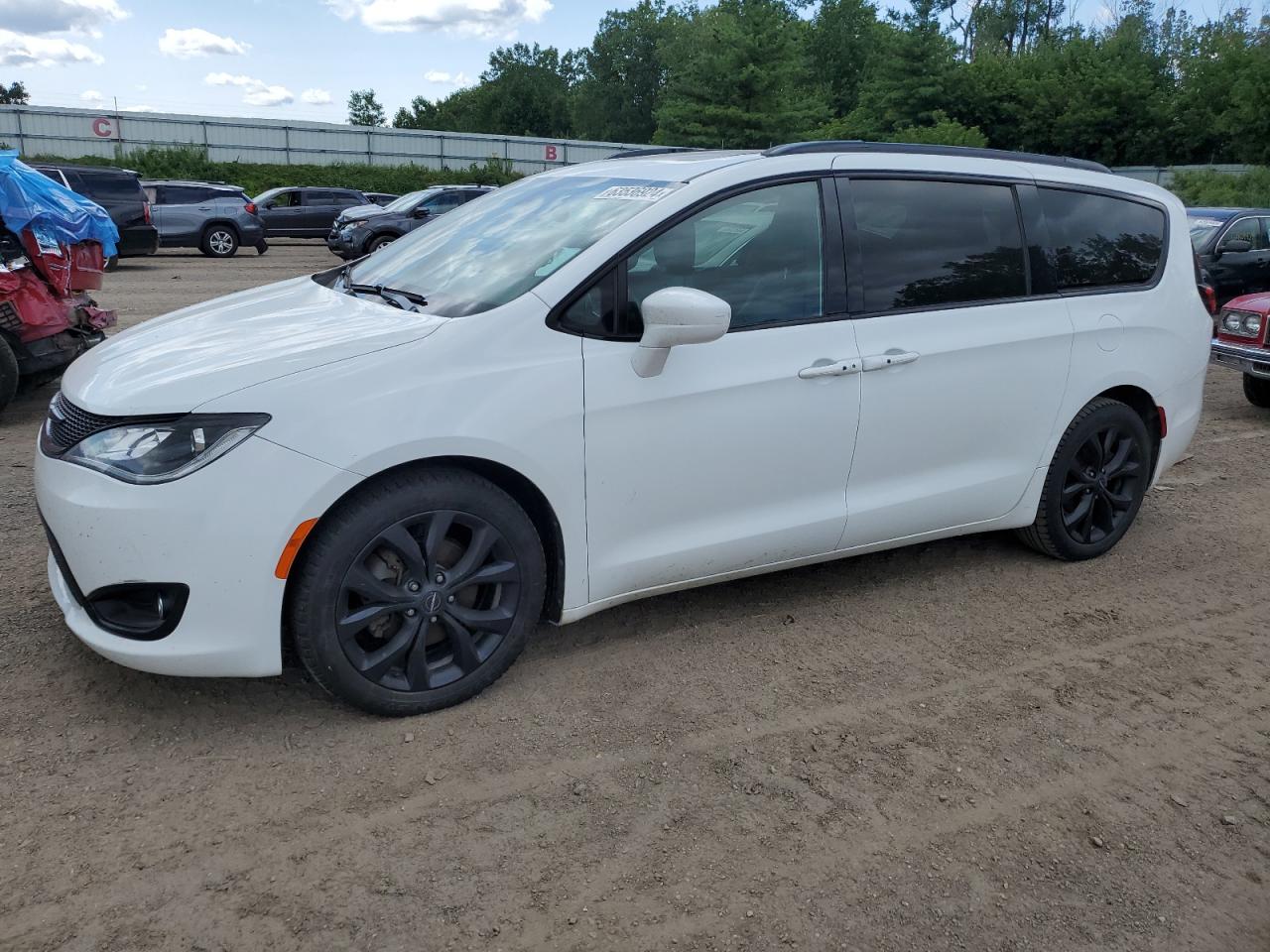 Chrysler Pacifica 2018 RU