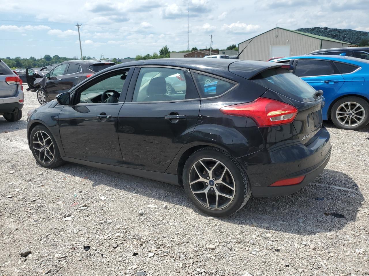 1FADP3M22HL332127 2017 Ford Focus Sel