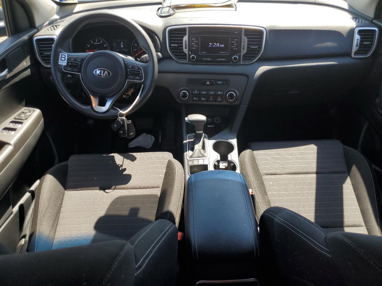 KNDPMCAC1J7428164 2018 Kia Sportage Lx