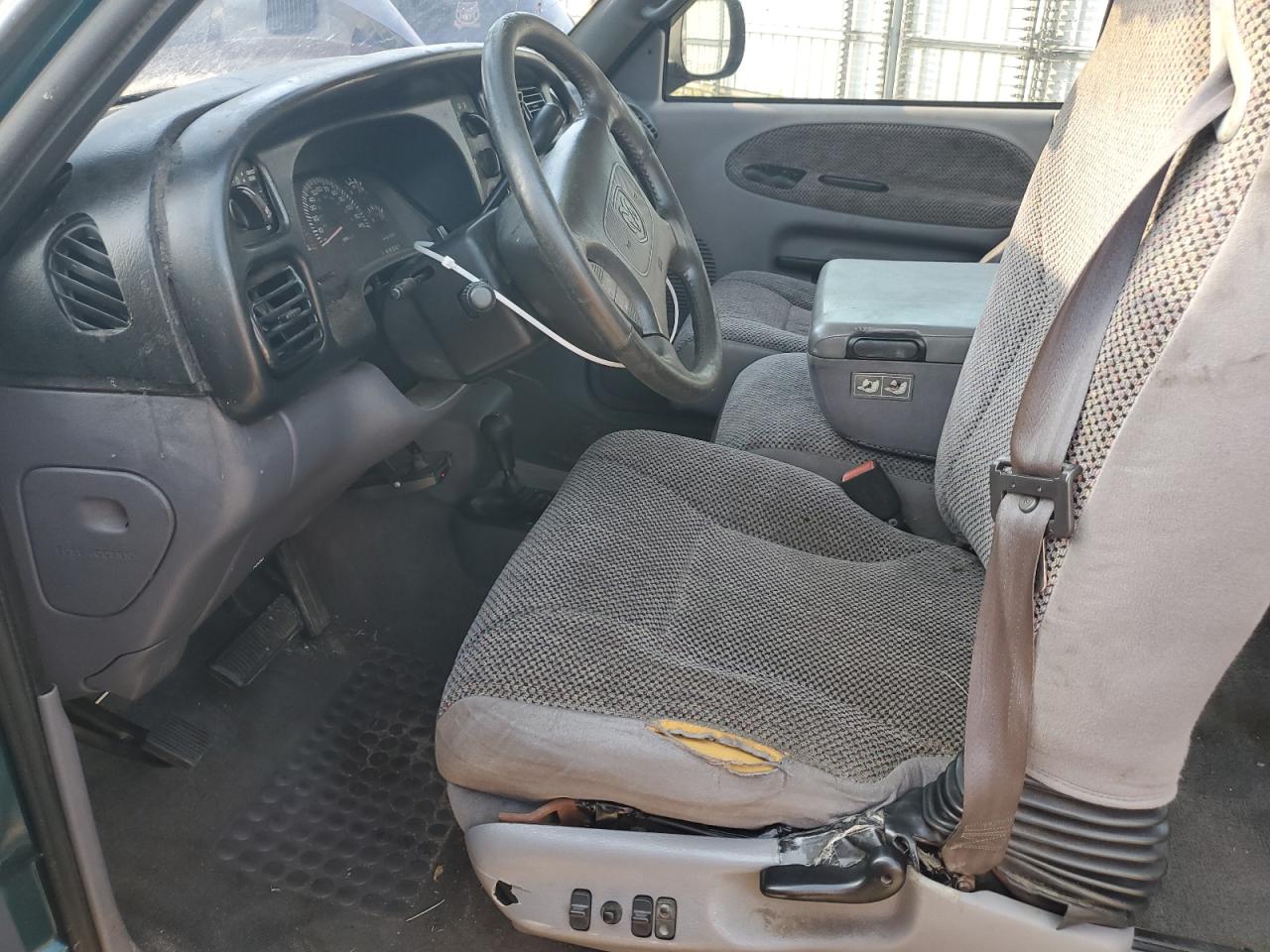 1B7KF23W6XJ552142 1999 Dodge Ram 2500