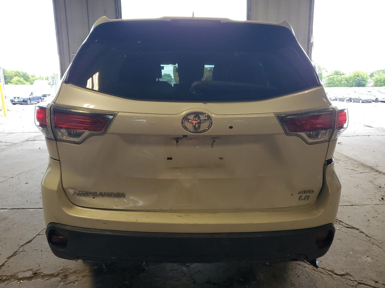 5TDBKRFH1FS141072 2015 Toyota Highlander Le