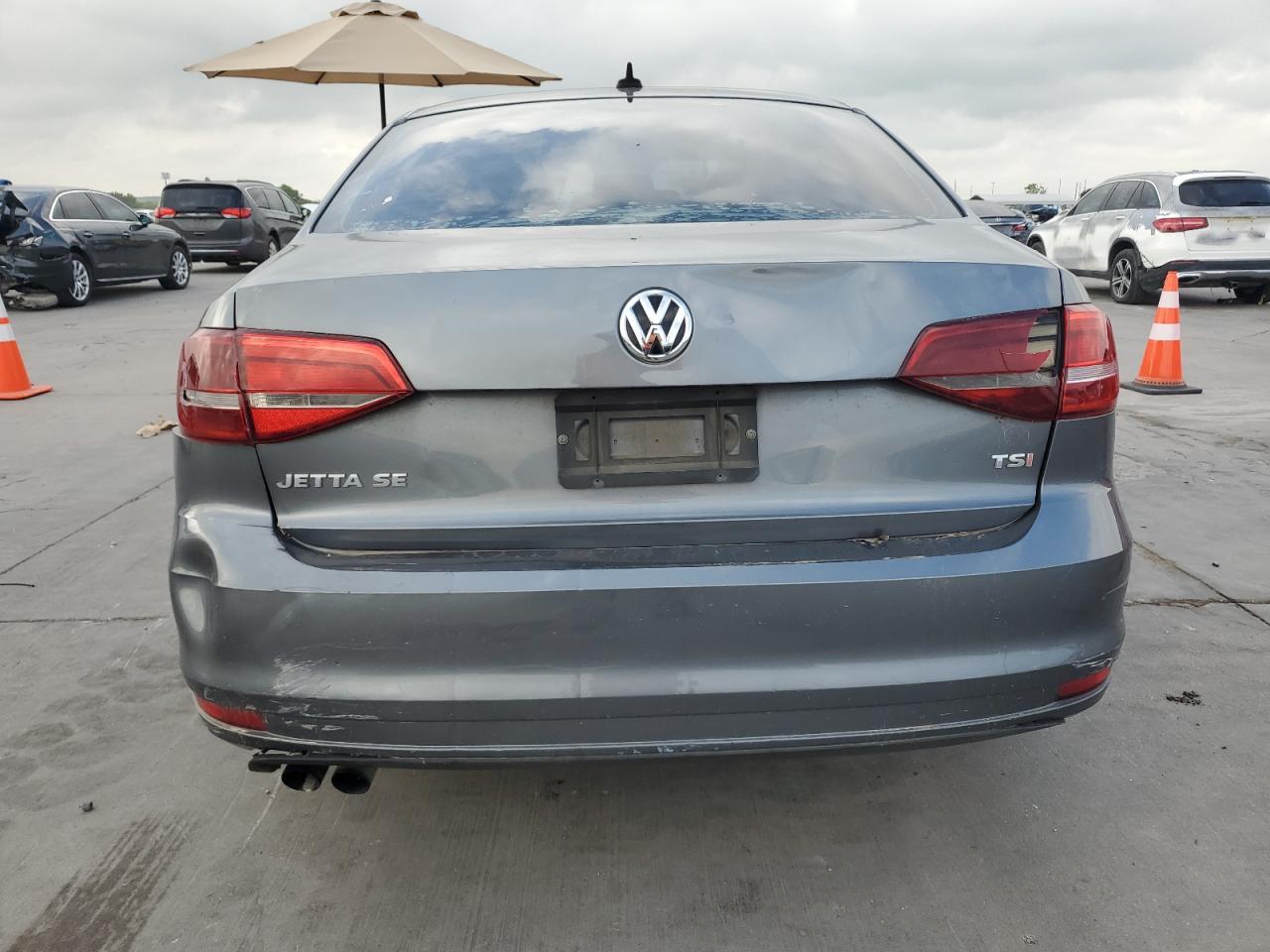 VOLKSWAGEN JETTA SE