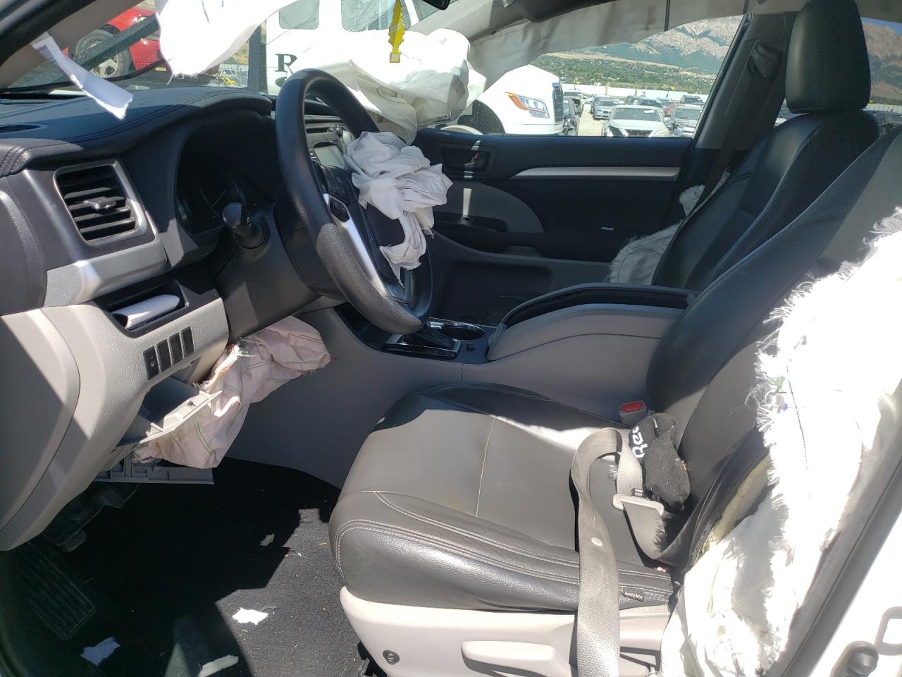 5TDBKRFH3ES052344 2014 Toyota Highlander Le