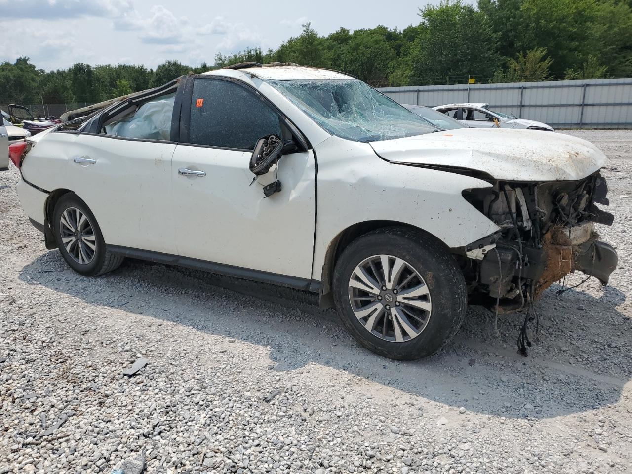 Lot #2890948598 2017 NISSAN PATHFINDER