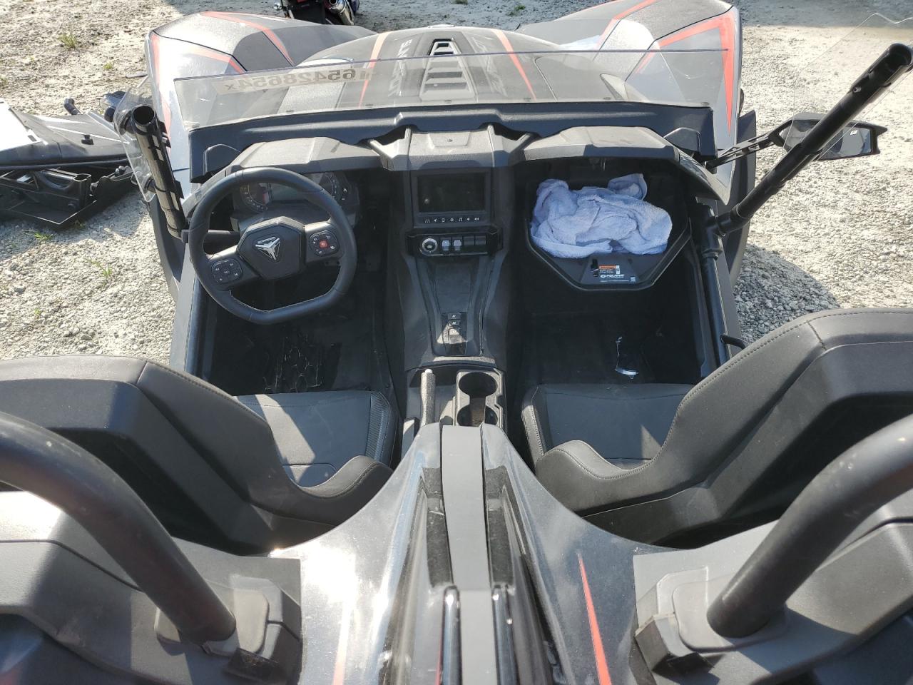 Lot #2955341611 2023 POLARIS SLINGSHOT