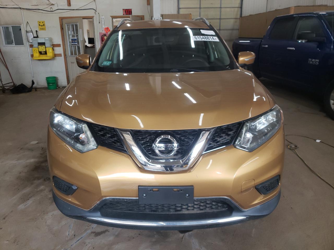 2015 Nissan Rogue S vin: KNMAT2MV9FP517116