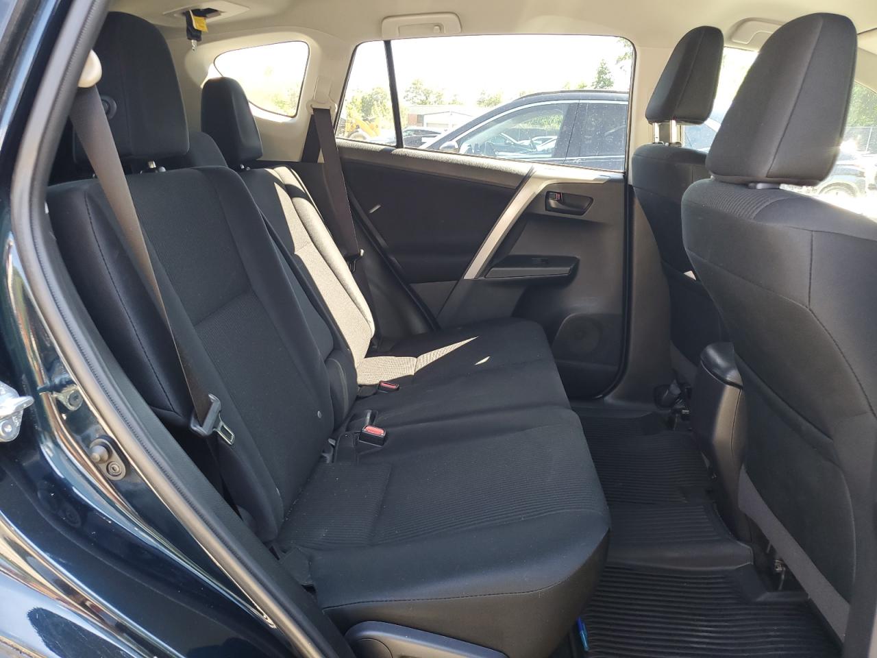 2T3BFREV2HW676036 2017 Toyota Rav4 Le