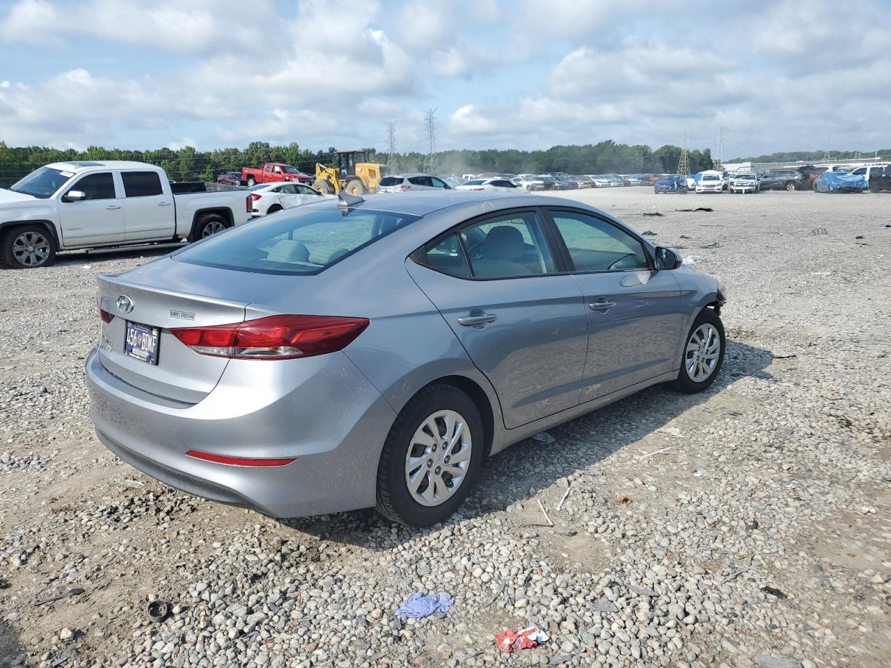 Lot #2756432661 2017 HYUNDAI ELANTRA SE