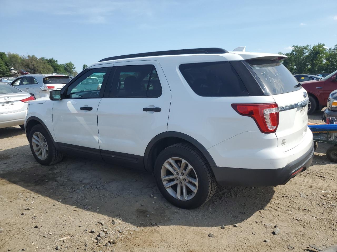 2016 Ford Explorer vin: 1FM5K8BH5GGB92627