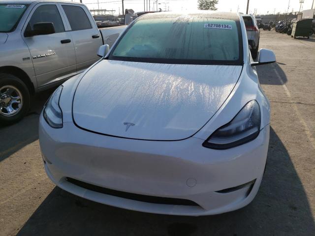 2022 Tesla Model Y VIN: 7SAYGDEE2NF358111 Lot: 62708134