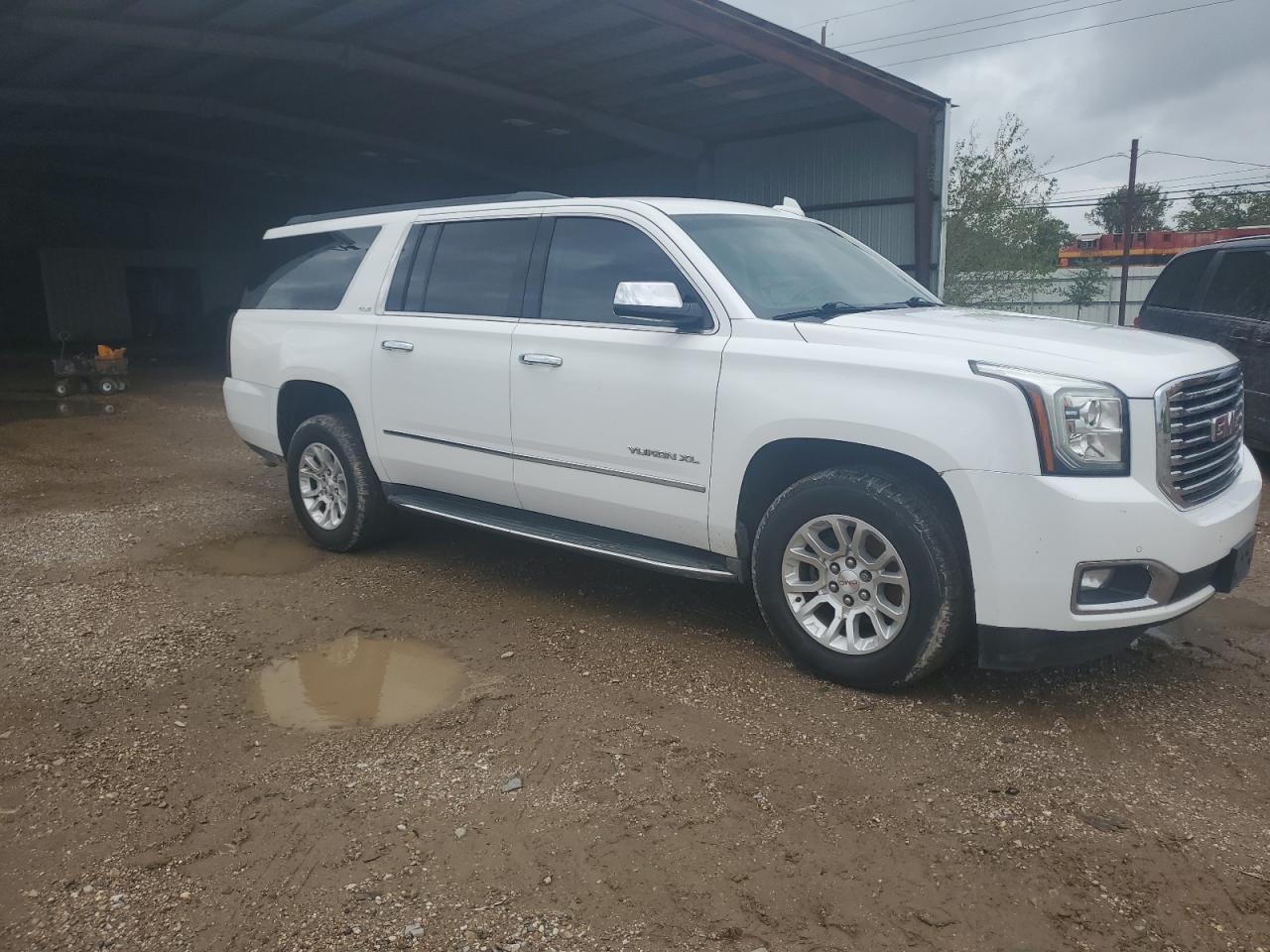 2015 GMC Yukon Xl C1500 Sle vin: 1GKS1GKC0FR637663