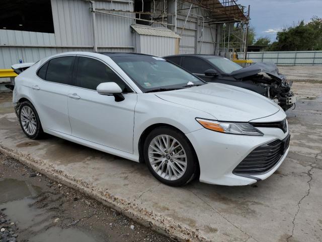 VIN 4T1B11HK8JU035845 2018 Toyota Camry, L no.4