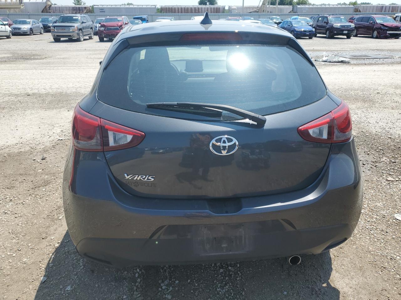 3MYDLBJV7LY716484 2020 Toyota Yaris Le