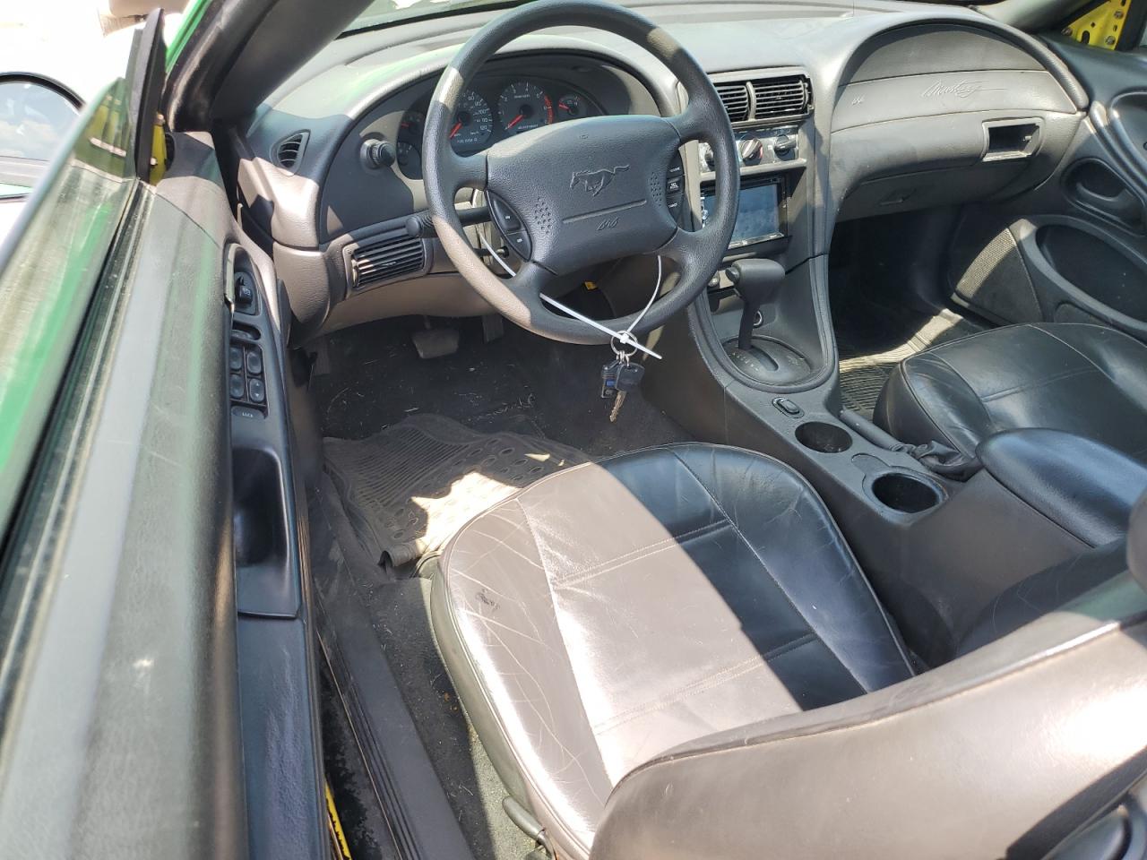 1FAFP44411F180233 2001 Ford Mustang