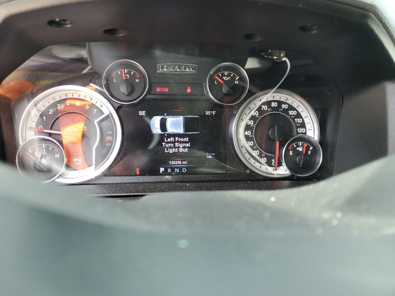 1C6RR7TT5HS822845 2017 Ram 1500 Slt