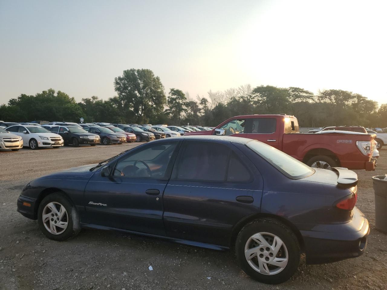 Lot #2912233061 2002 PONTIAC SUNFIRE SE