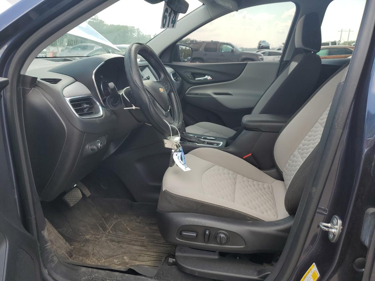 3GNAXKEV8KL286404 2019 Chevrolet Equinox Lt