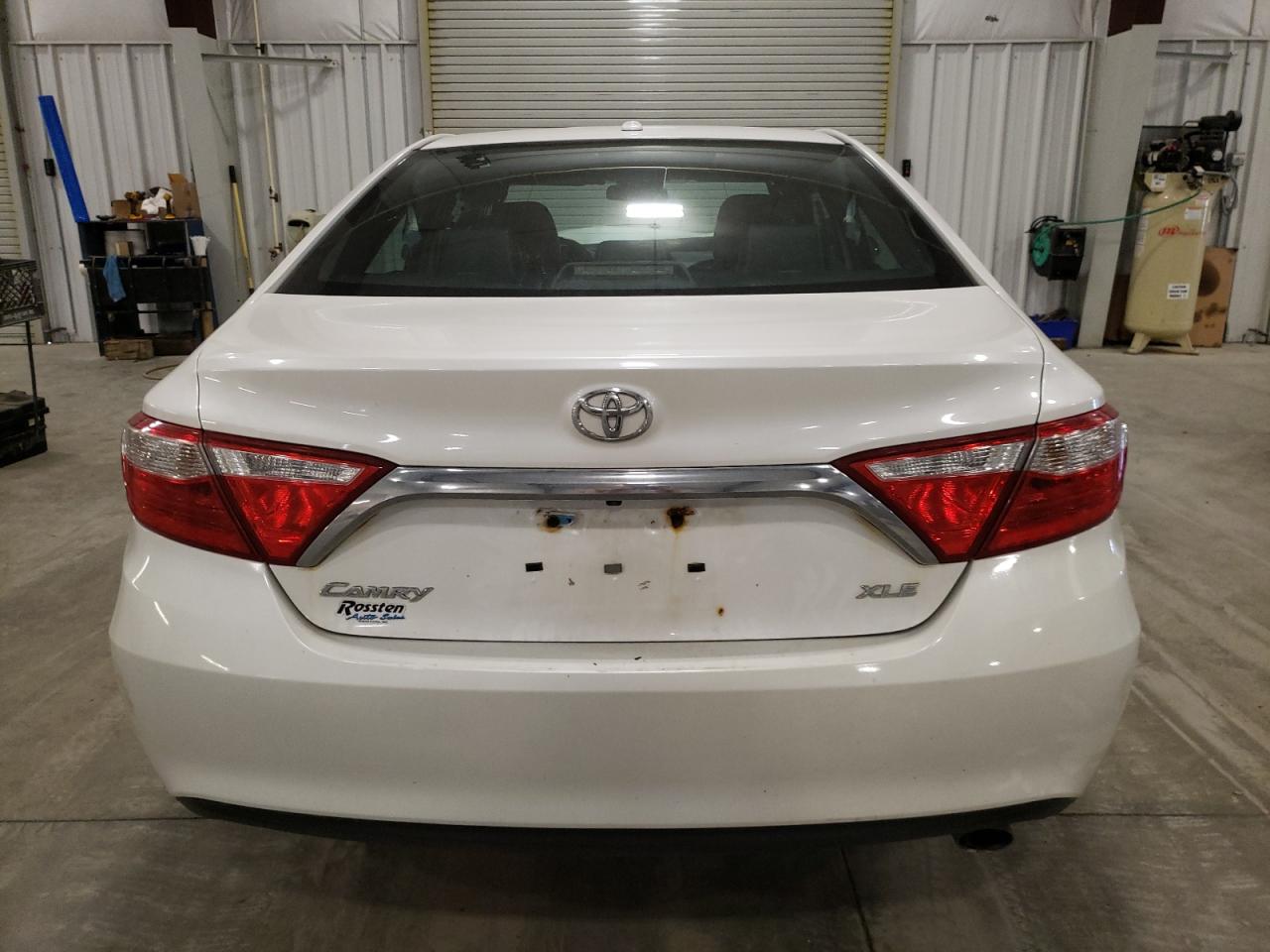 4T1BF1FK4GU138872 2016 Toyota Camry Le