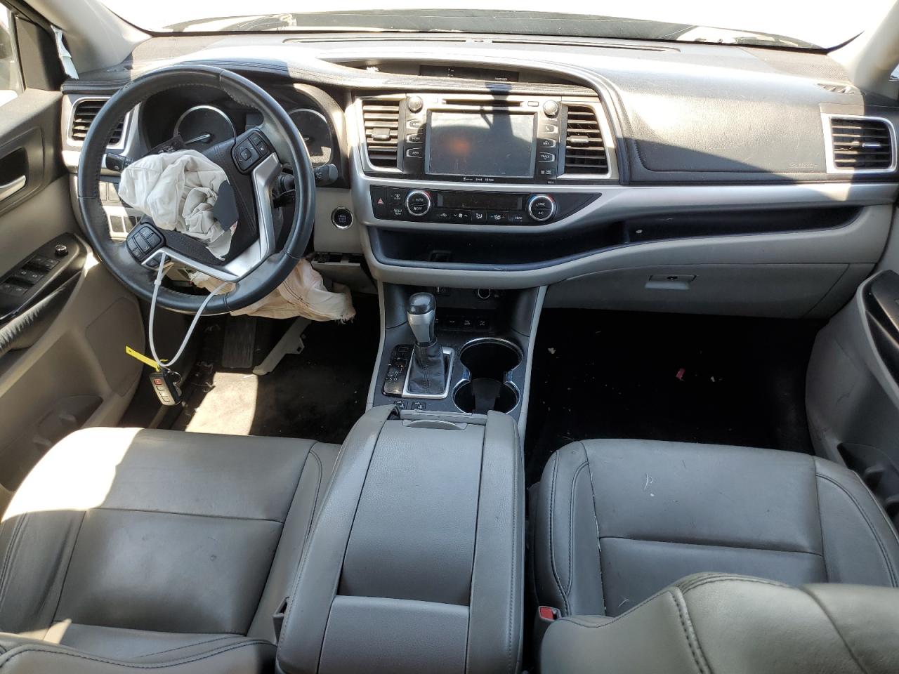 5TDJKRFH0GS258624 2016 Toyota Highlander Xle