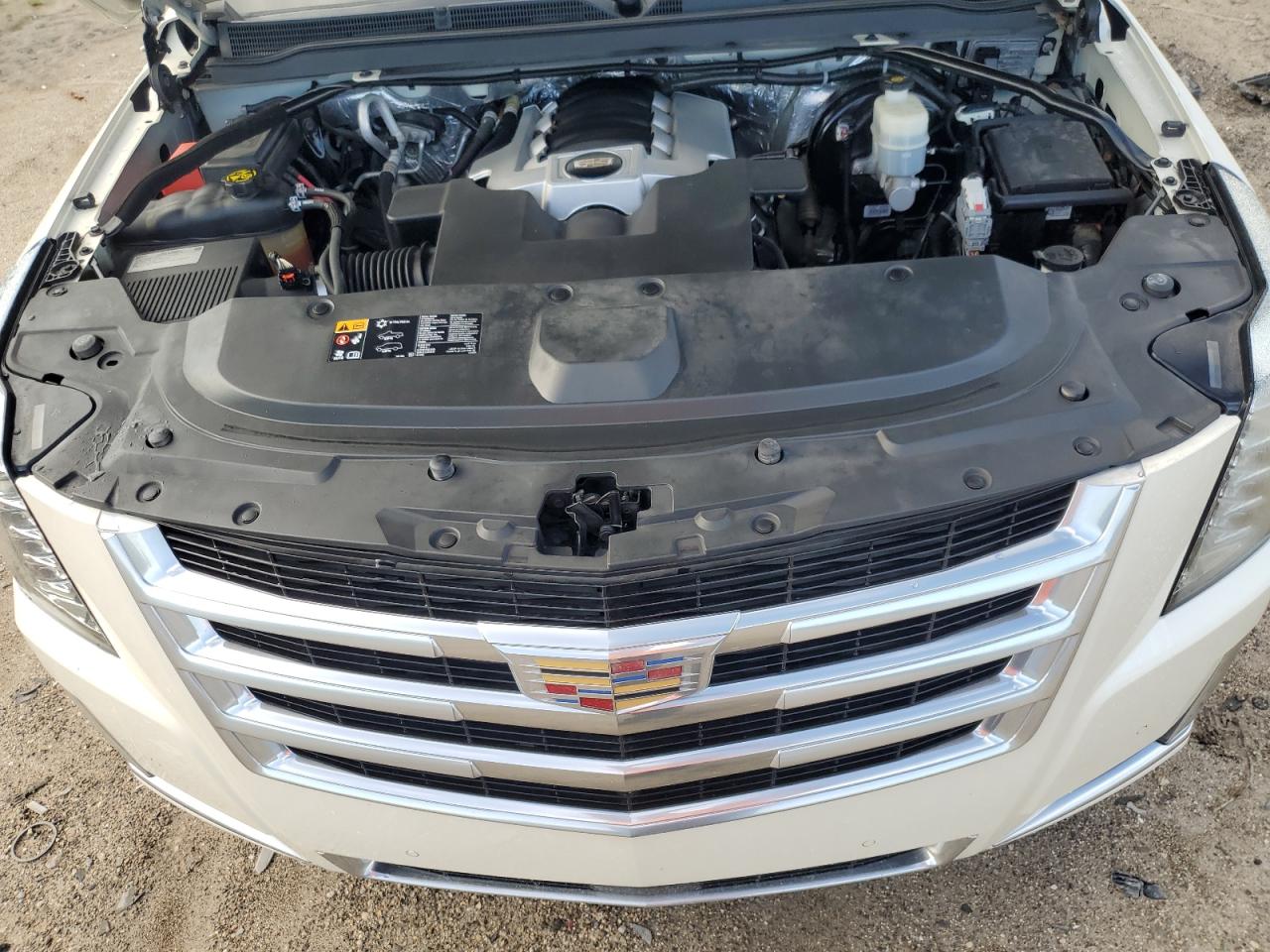 1GYS4TKJ7FR713934 2015 Cadillac Escalade Esv Premium