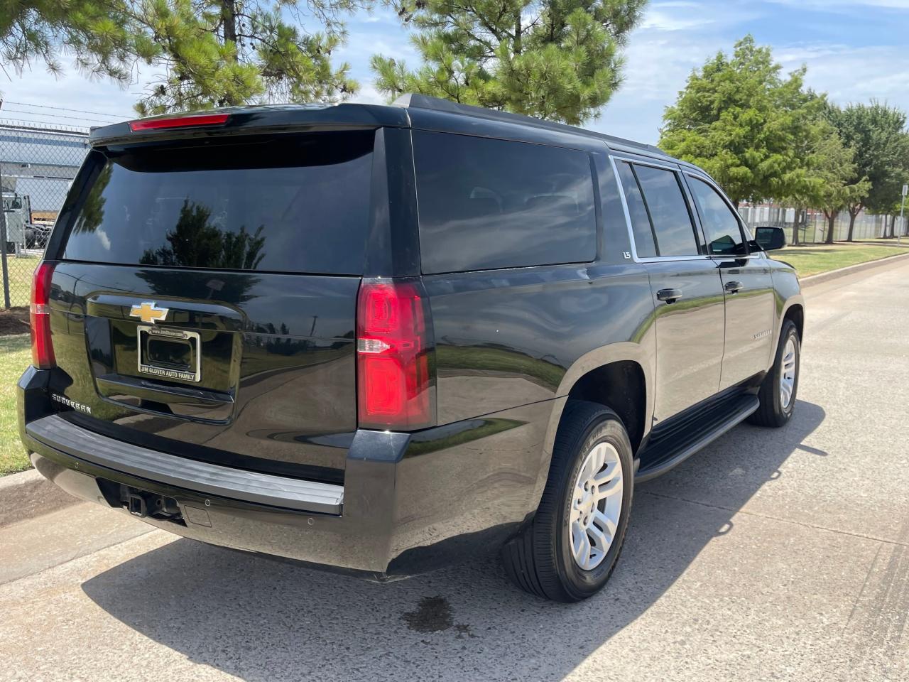 2016 Chevrolet Suburban C1500 Ls vin: 1GNSCGKC2GR166419