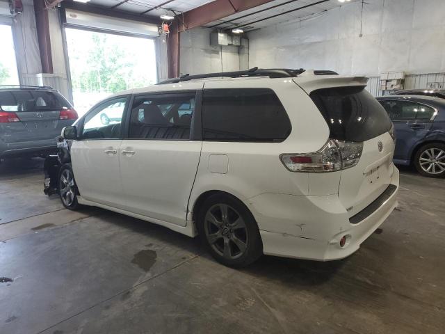 5TDXZ3DCXKS980900 2019 TOYOTA SIENNA - Image 2