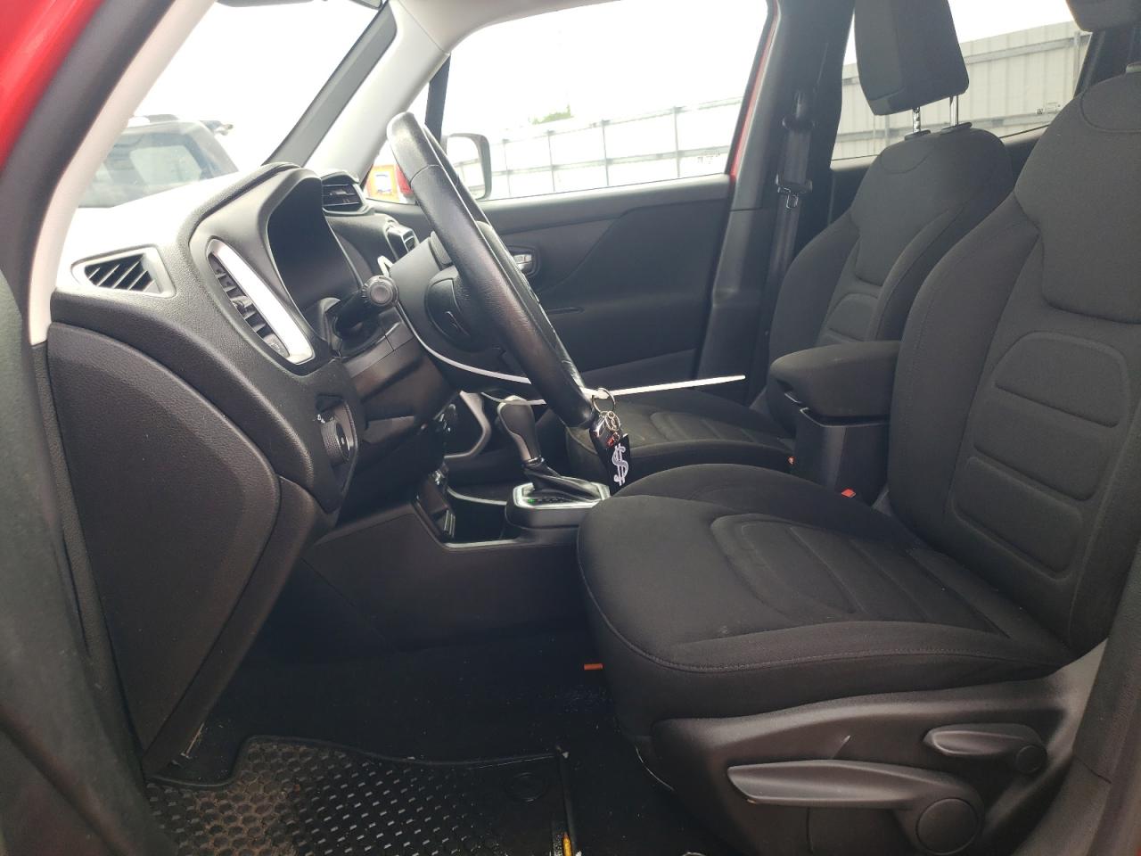 ZACNJABB1KPK32995 2019 Jeep Renegade Latitude