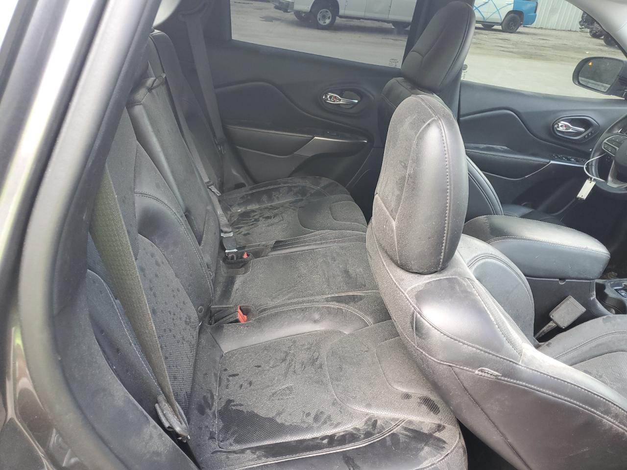 1C4PJLDB1KD438563 2019 Jeep Cherokee Limited