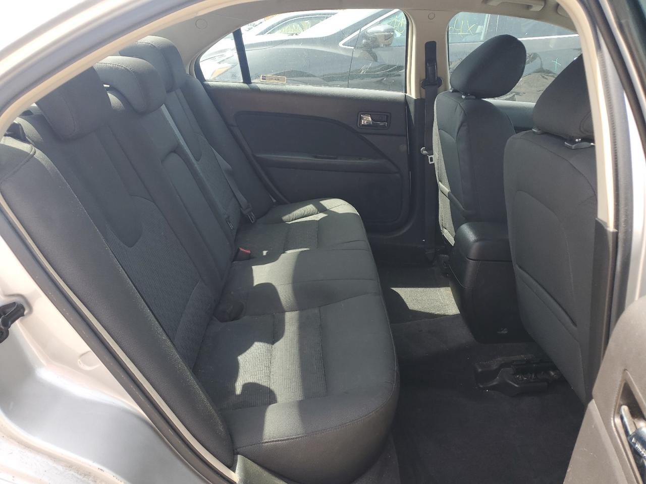 3FAHP0HA5AR430853 2010 Ford Fusion Se