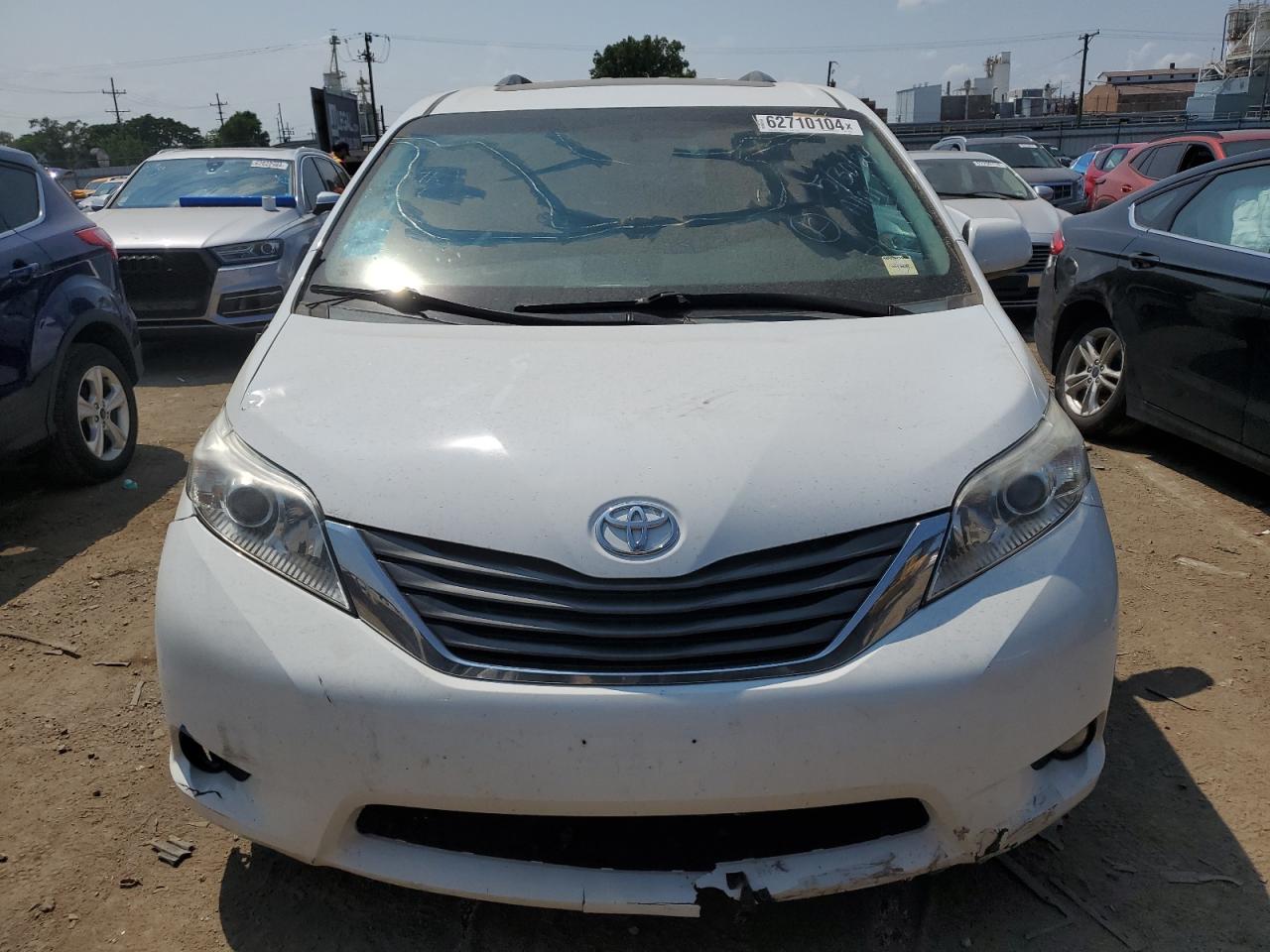 2014 Toyota Sienna Xle vin: 5TDYK3DC1ES510543