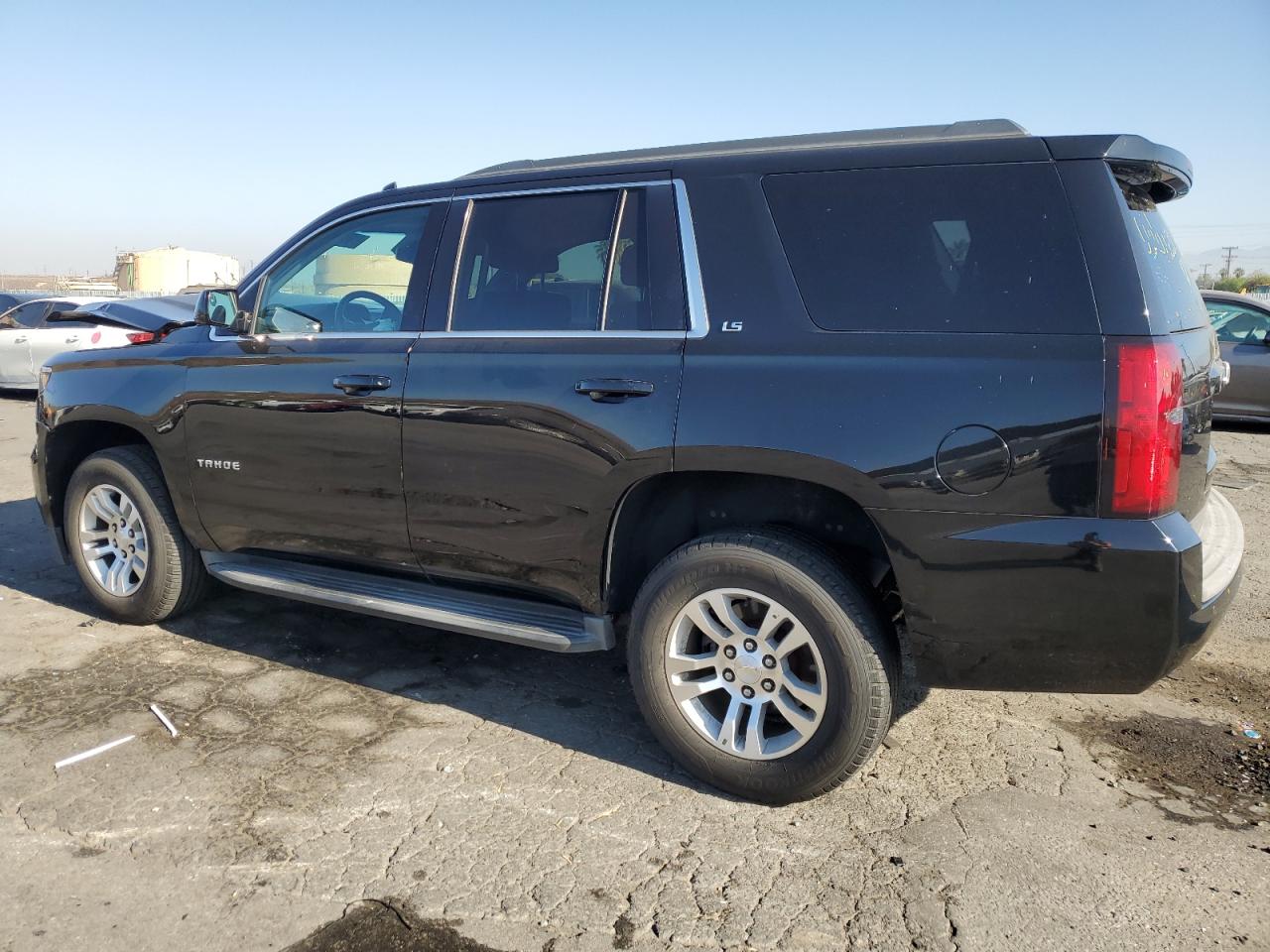 2016 Chevrolet Tahoe C1500 Ls vin: 1GNSCAKCXGR307279