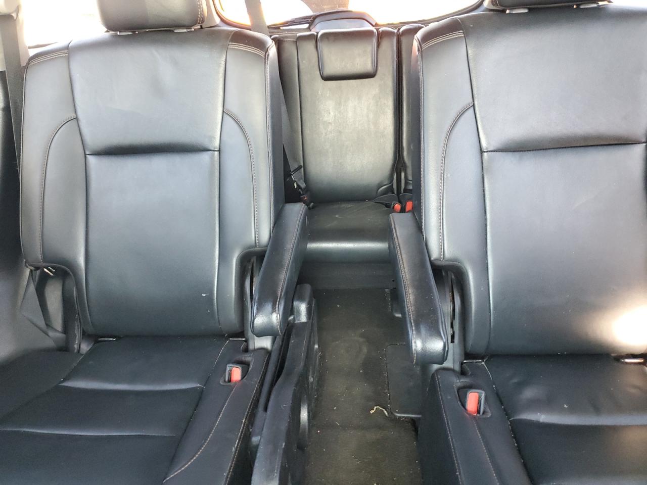 5TDJZRFH3KS919065 2019 Toyota Highlander Se