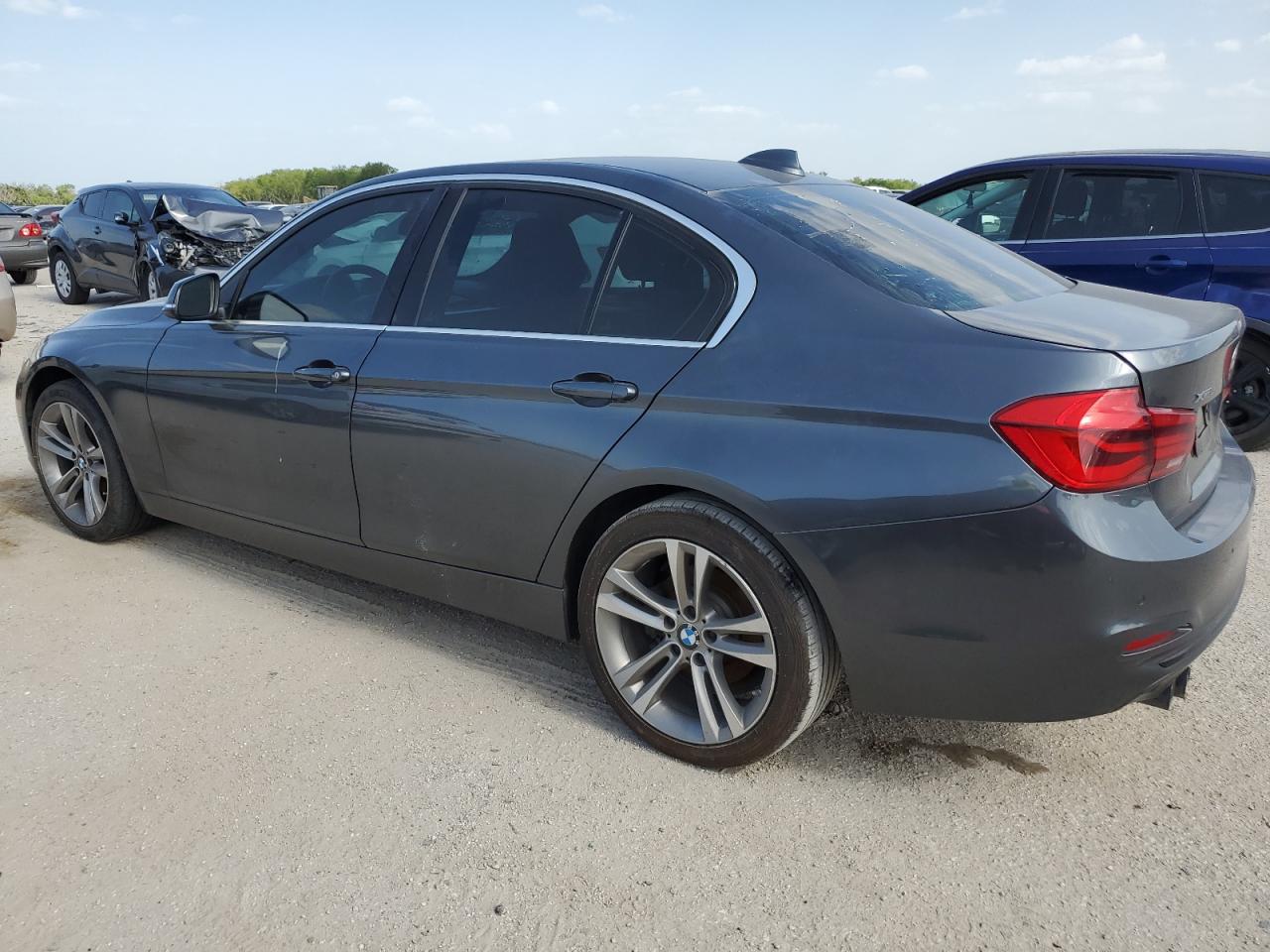 2017 BMW 330 Xi vin: WBA8D9G38HNU66301