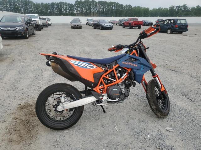 KTM 690 SMC R 2023 orange  gas VBKLSV40XPM751333 photo #1