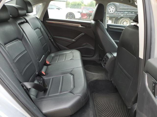 2017 VOLKSWAGEN PASSAT SE - 1VWBT7A33HC010787