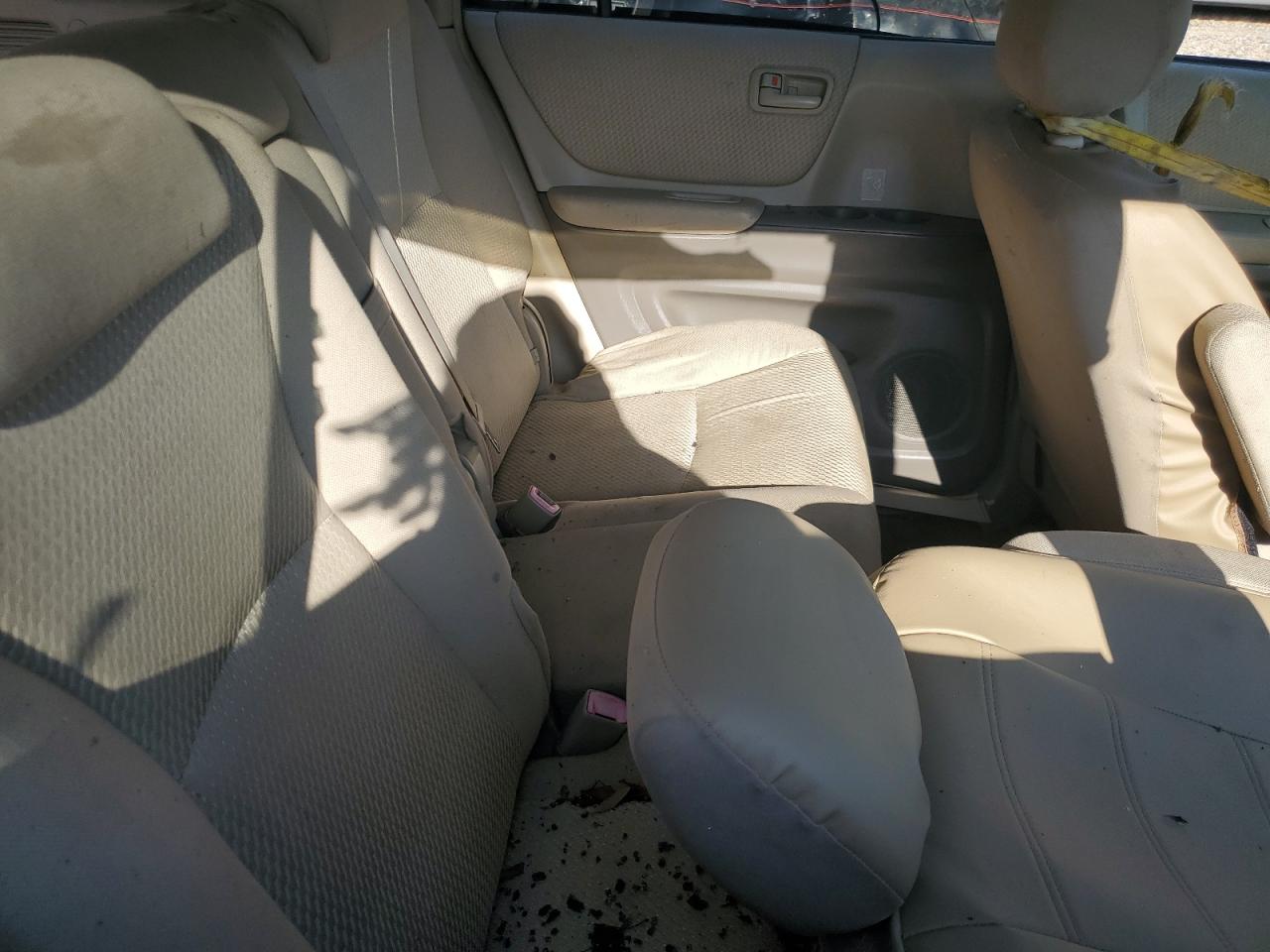 JTEDP21A340014475 2004 Toyota Highlander Base