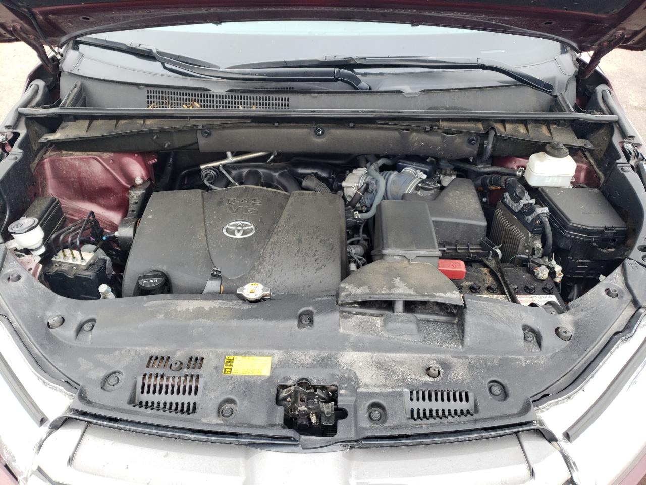 5TDBZRFHXKS983432 2019 Toyota Highlander Le