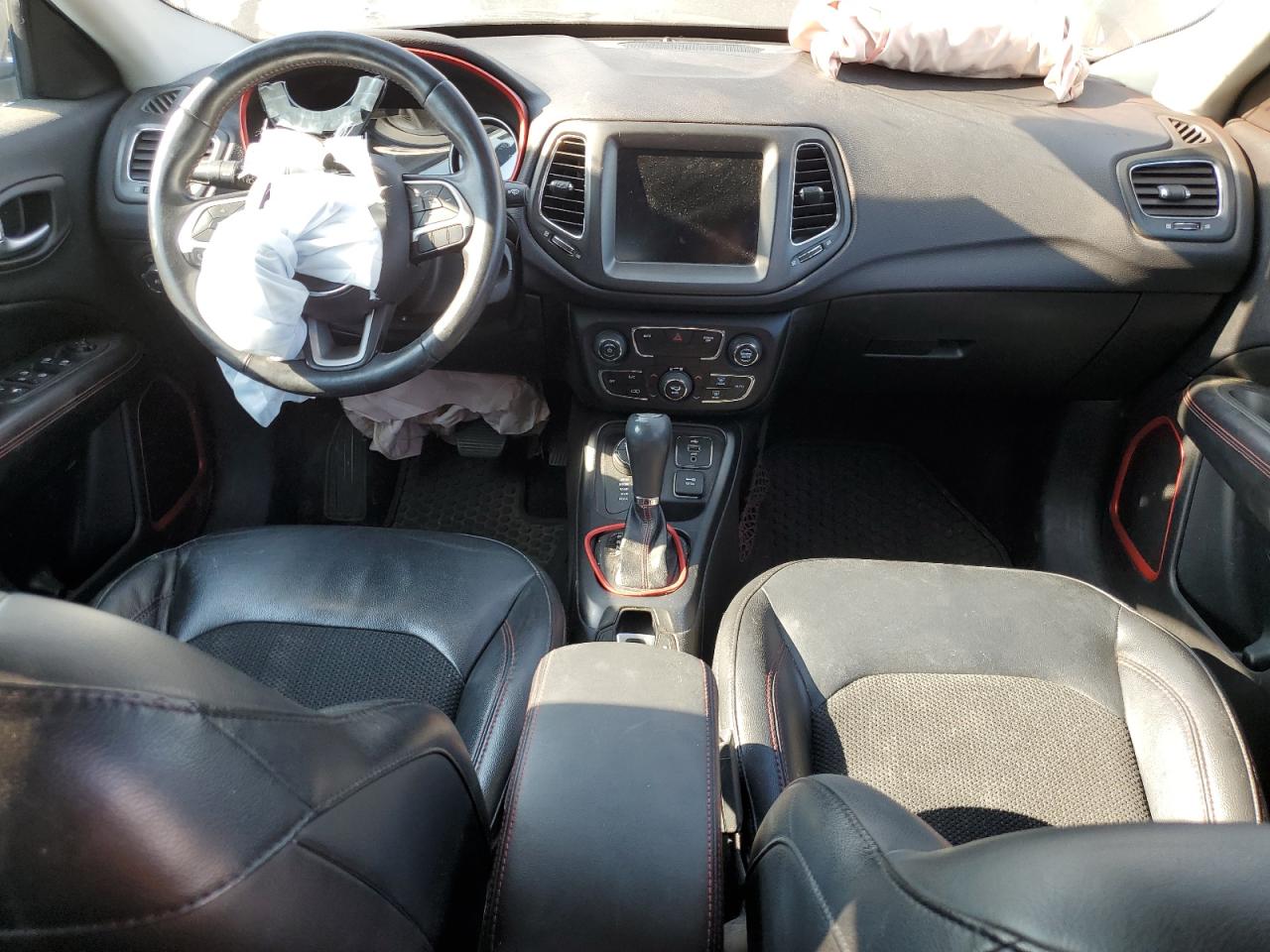 3C4NJDDBXJT451379 2018 Jeep Compass Trailhawk