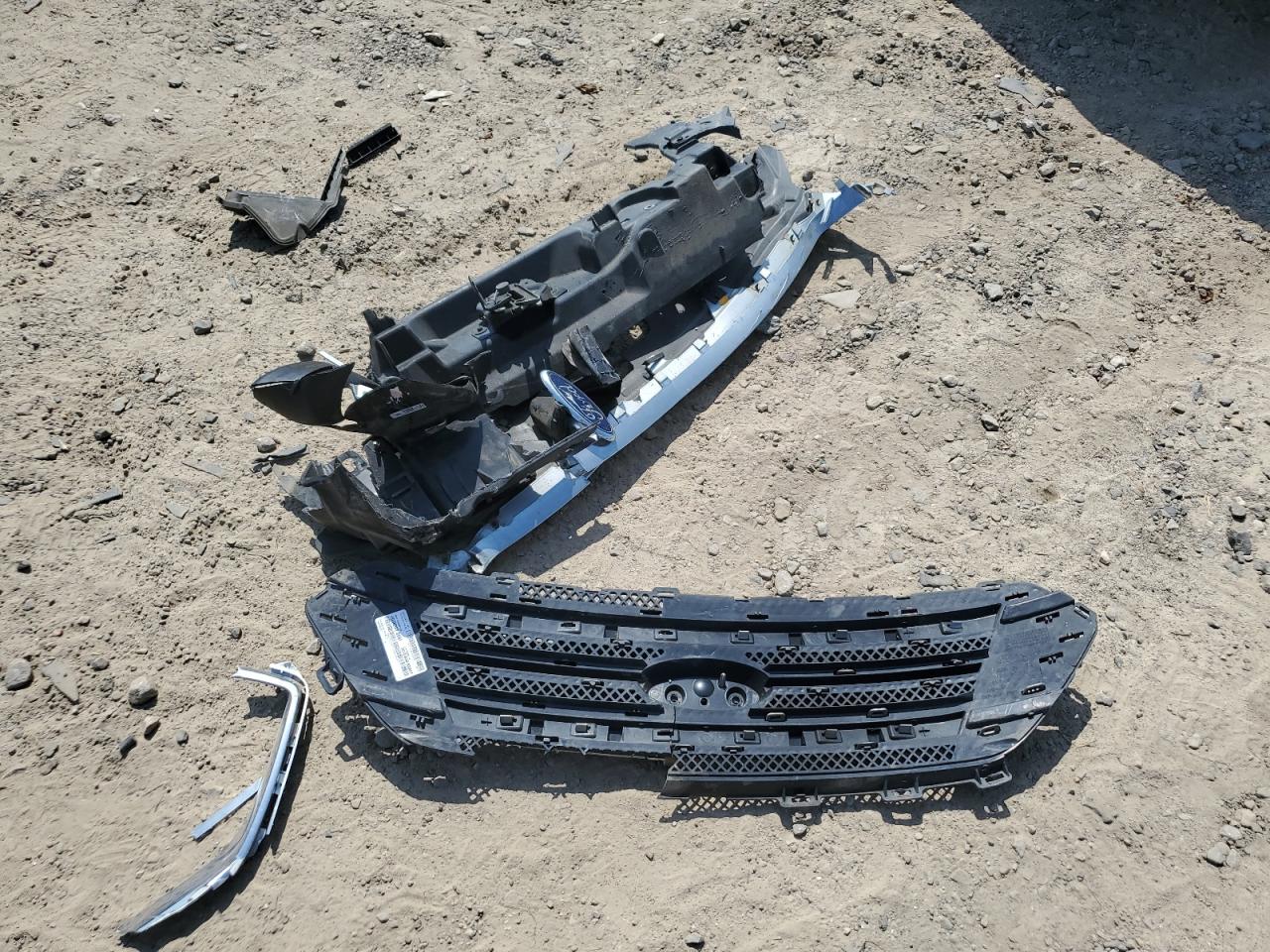 1FAHP2D83HG132463 2017 Ford Taurus Se