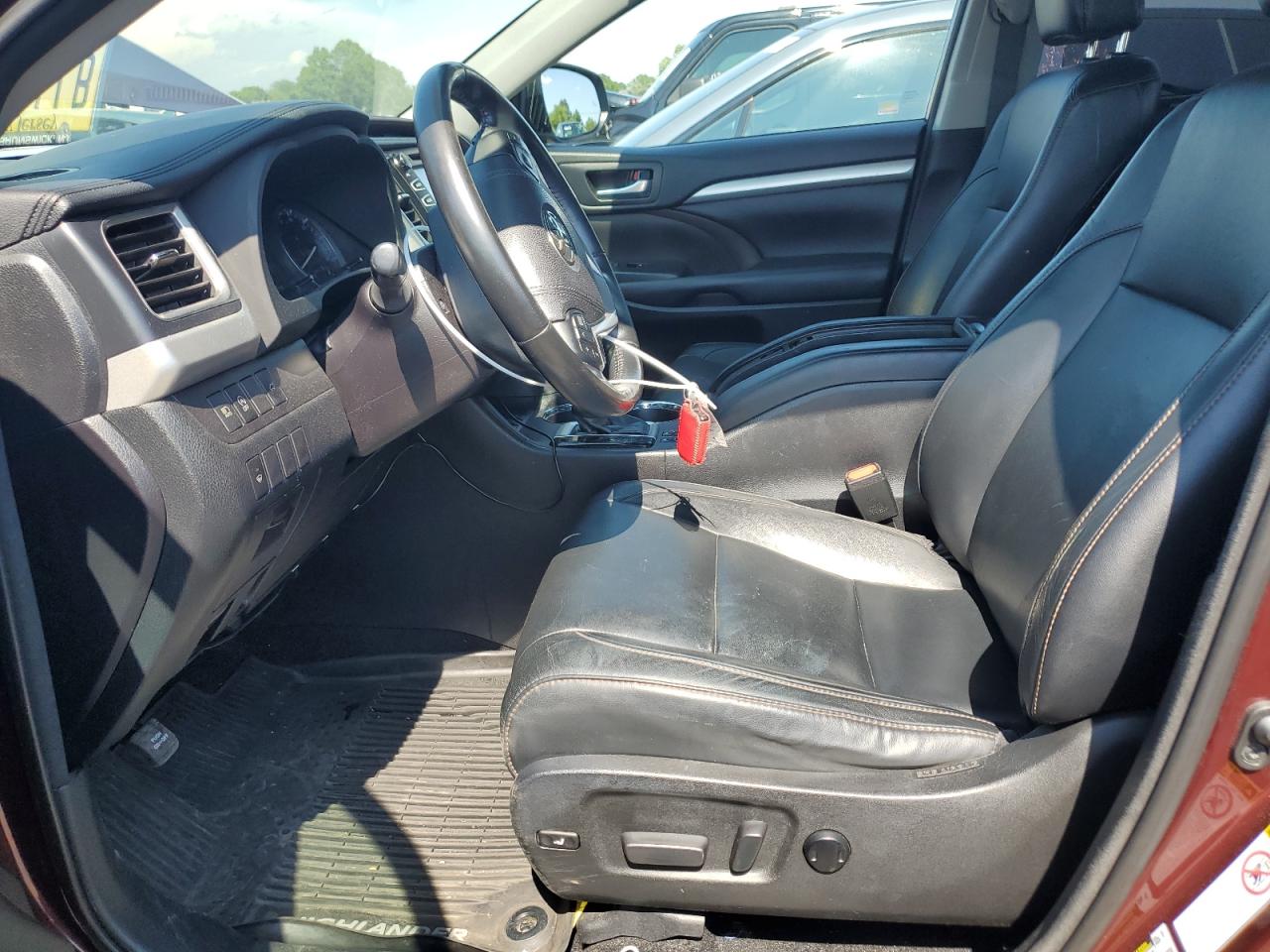 5TDJZRFH1JS858295 2018 Toyota Highlander Se