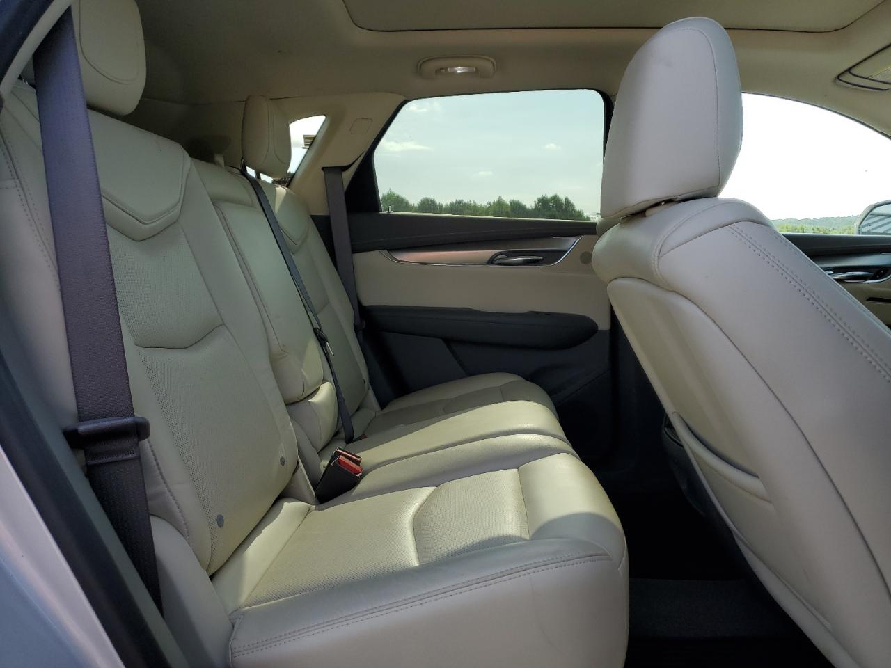 1GYKNBRS6HZ169080 2017 Cadillac Xt5 Luxury