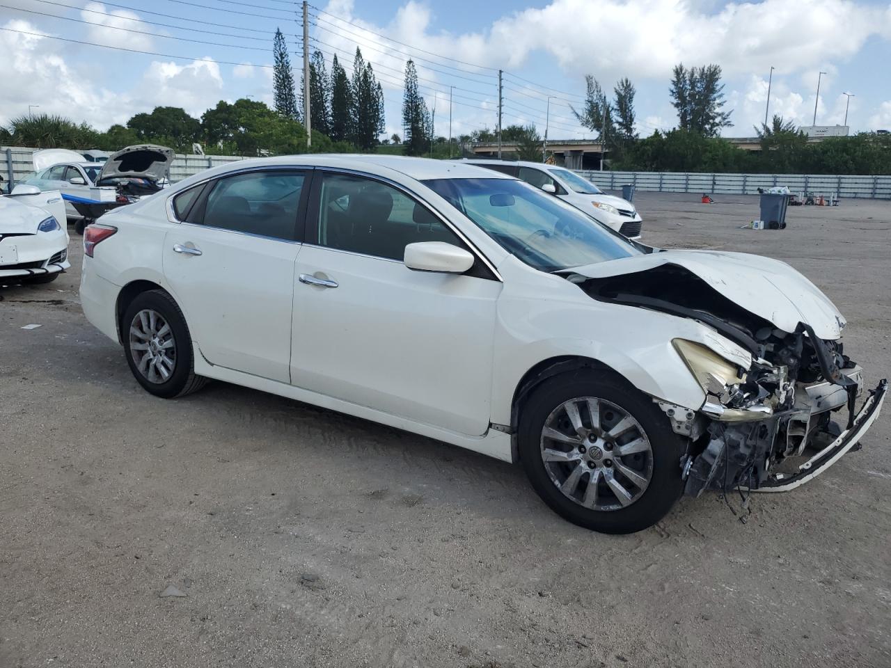 2014 Nissan Altima 2.5 vin: 1N4AL3AP3EC280324